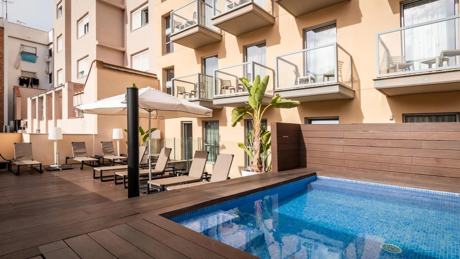 Arya Stadium Hotel contacts